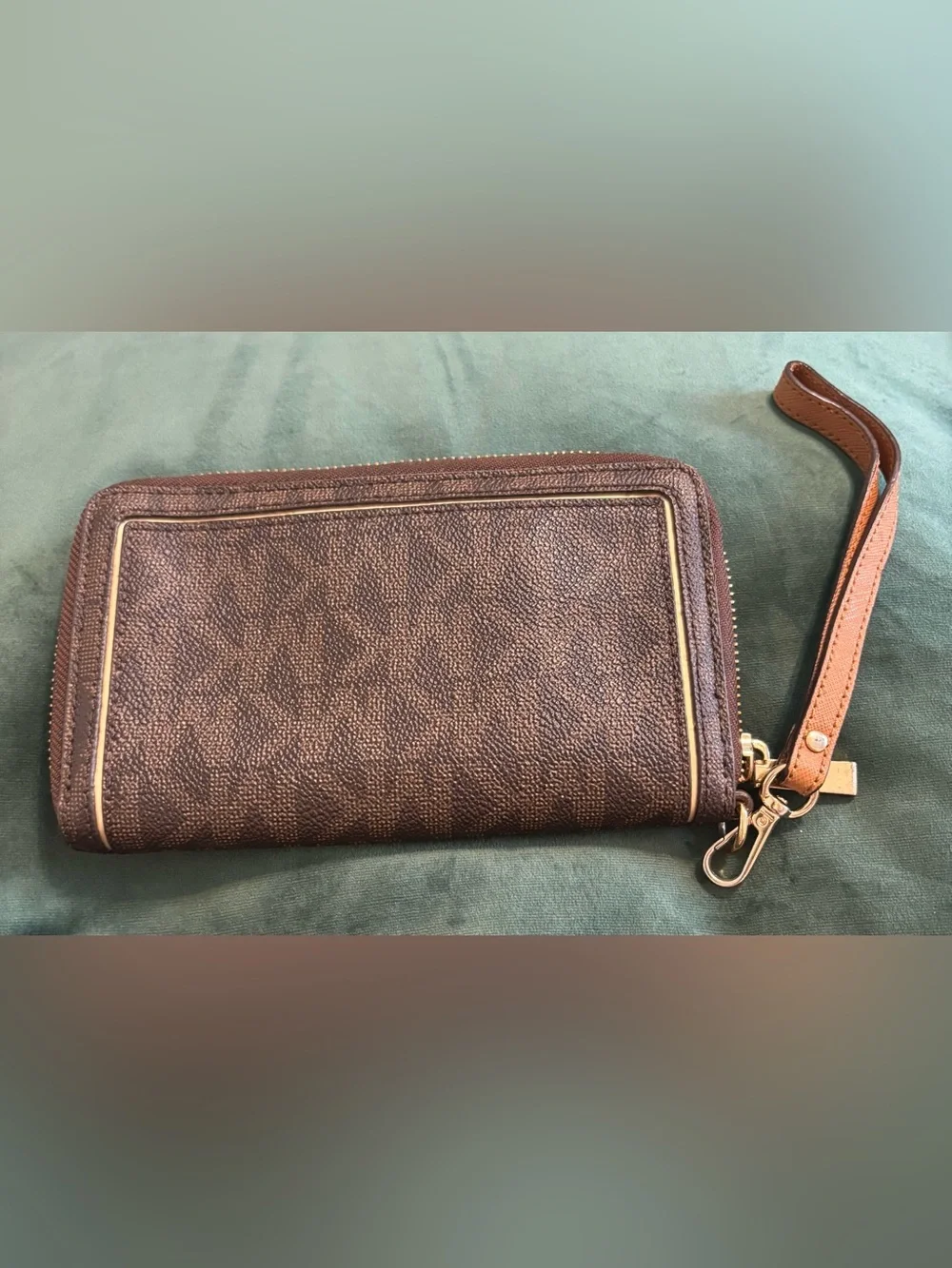 Michael Kors Jet Set Travel Signature Continental Zip Wristlet Wallet – Brown MK